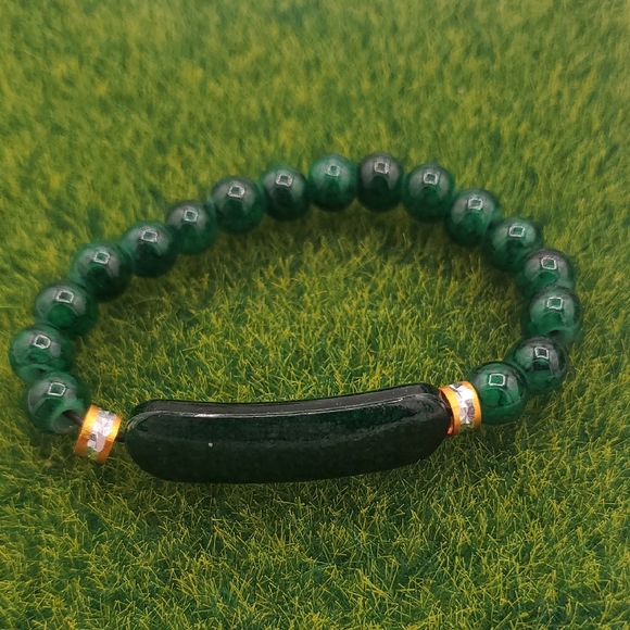 Jewelry - Jade Beaded Green With Envy Bracelet Stretch B3318